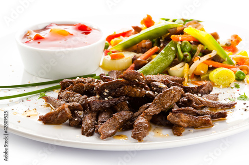 Foto: Roasted meat and vegetables Roasted meat and vegetables