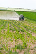 Foto: Tractor spraying, agriculture Tractor spraying, agriculture
