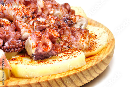 Photo: Ración de pulpo a la gallega. Ración de pulpo a la gallega.