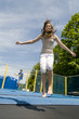 Trampolinspringende Kids