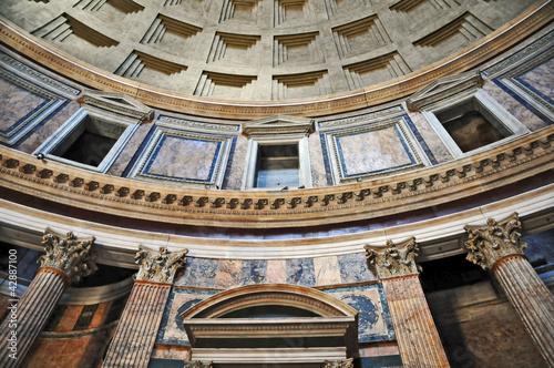 Photo: Roma, il Pantheon - interno Roma, il Pantheon - interno