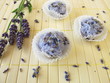 Handgemachte Seifenpralinen mit Lavendel