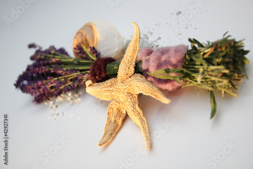 Photo: Tischdekoration mit Lavendel und Seestern Tischdekoration mit Lavendel und Seestern