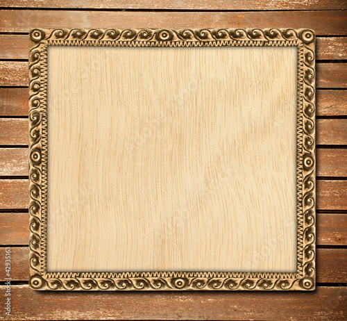 Foto: carved frame carved frame