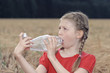 Asthmatikerin mit Inhalationsgerät
