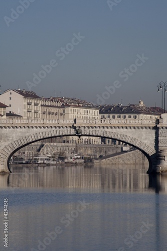 Photo: Torino, Ponte Umberto Primo e Murazzi sul Po Torino, Ponte Umberto Primo e Murazzi sul Po