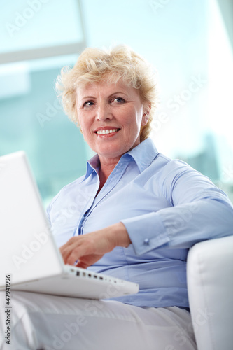 Photo: Typing woman Typing woman