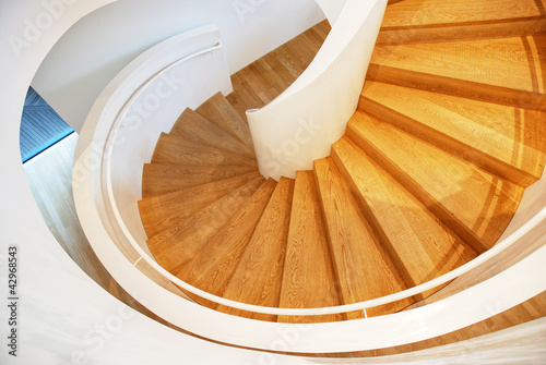 Photo: Wendeltreppe Holzstufen Wendeltreppe Holzstufen