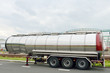 Foto: fuel tanker semi-truck fuel tanker semi-truck