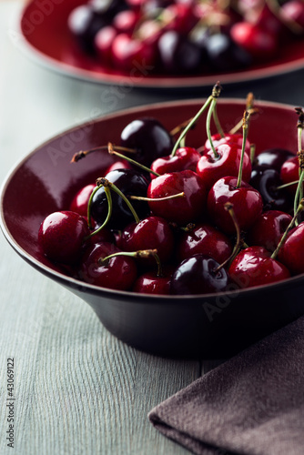 Photo: Bowl of black and red cherries Bowl of black and red cherries