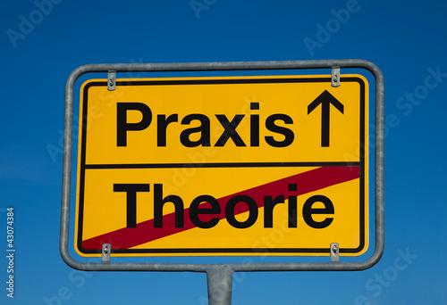 Photo: Wechselschild THEORIE - PRAXIS Wechselschild THEORIE - PRAXIS
