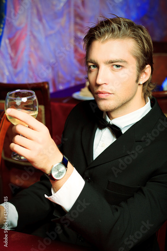 Photo: drinking wine drinking wine