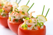 Gefüllte Tomaten mit Garnelen-Reis-Salat