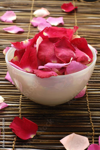 Photo: Bowl of rose petals-spa background Bowl of rose petals-spa background