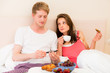 Photo: gemeinsames frühstück im bett gemeinsames frühstück im bett