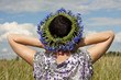 Foto: Woman looking away, summer fores Woman looking away, summer fores