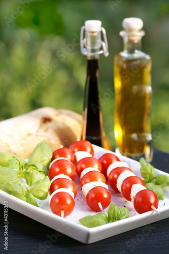 Foto: Tomaten-Mozzarella-Spieße Tomaten-Mozzarella-Spieße