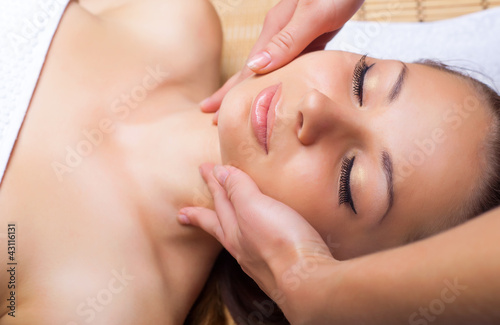 Foto: Facial massage Facial massage