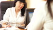 Vídeo: Business People Working with Laptop in Office Business People Working with Laptop in Office