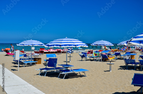 Photo: rimini-spiaggia obbrelloni 3 rimini-spiaggia obbrelloni 3