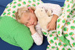 Mädchen im Bett
