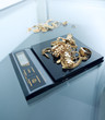 Photo: weighing gold weighing gold