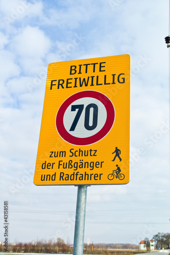 Photo: Selbstgemachtes Verkehrsschild Selbstgemachtes Verkehrsschild