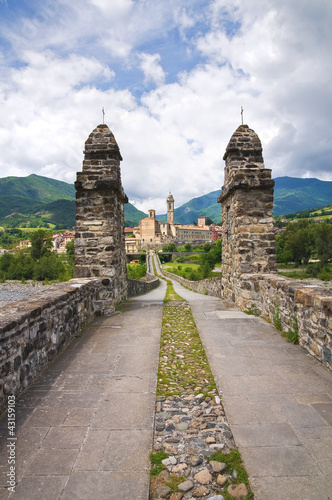 Foto: Hunchback Bridge. Bobbio. Emilia-Romagna. Italy. Hunchback Bridge. Bobbio. Emilia-Romagna. Italy.