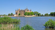 das Schweriner Schloss in der Mecklenburger Seenplatte