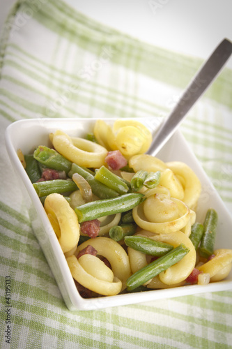 Photo: nudeln mit speck und Bohnen nudeln mit speck und Bohnen