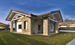 Photo: villa moderna con giardino e muri di pietra villa moderna con giardino e muri di pietra