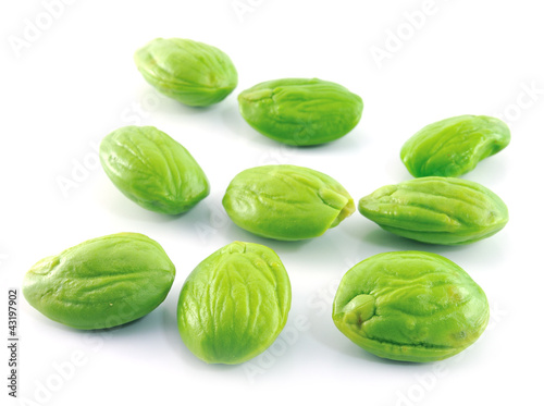 Foto: Tropical stinking edible beans on white background (Parkia Speci Tropical stinking edible beans on white background (Parkia Speci