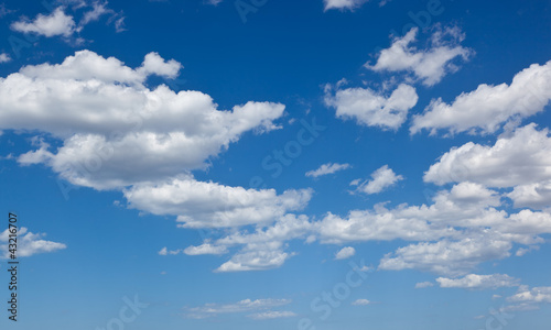 Photo: cielo e nuvole bianche cielo e nuvole bianche