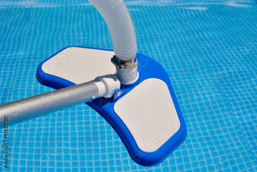 Photo: Pulizia della piscina Pulizia della piscina