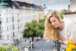Frau in der Stadt
