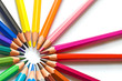 Crayons de couleur en cercle