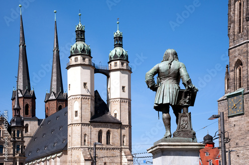 Photo: Halle - Saale Händel Statue vor Marktkirche Halle - Saale Händel Statue vor Marktkirche