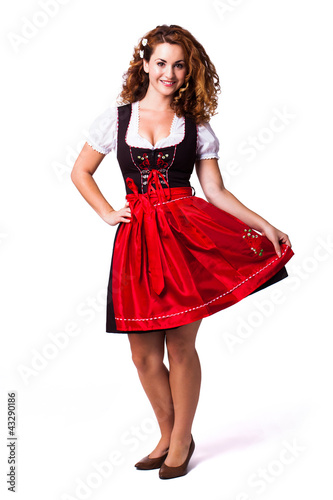 Foto: attraktive brünette Frau mit Dirndl attraktive brünette Frau mit Dirndl