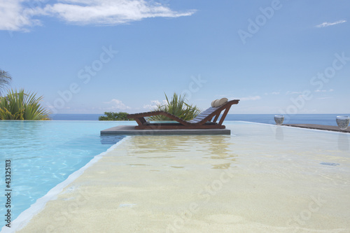 Photo: piscine à débordement piscine à débordement