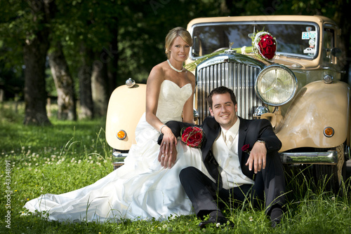 Photo: Happy Hochzeitspaar Happy Hochzeitspaar