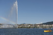 Le lac Léman avec le Mont Blanc et le jet d'eau et un bateau