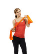 junge sportlerin mit einem orangenen fitness band