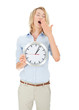 frau mit uhr
