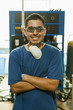 Foto: Hispanic worker wearing protective workwear Hispanic worker wearing protective workwear