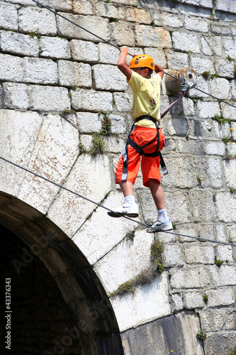 Photo: Enfant et accrobranche Enfant et accrobranche