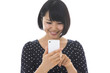 Photo: スマートフォンを見る女性 スマートフォンを見る女性
