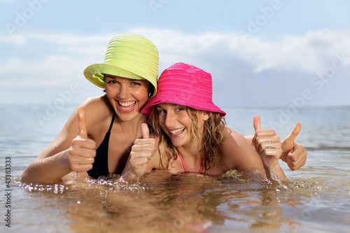Photo: Young women swimming Young women swimming
