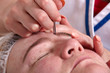 Augenbrauen zupfen - Eyebrow plucking