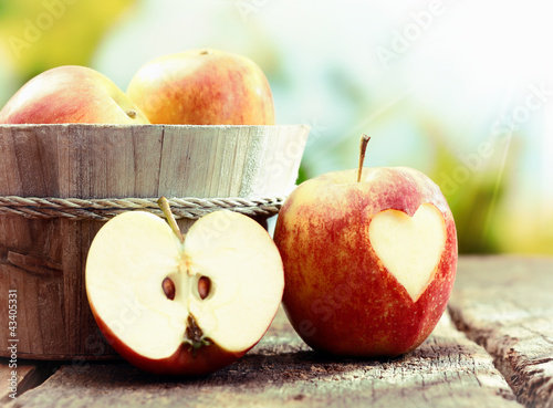 Photo: Ripe red apple still life display Ripe red apple still life display
