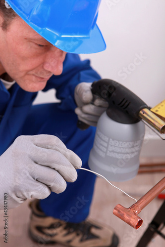 Photo: A highly skilled worker A highly skilled worker